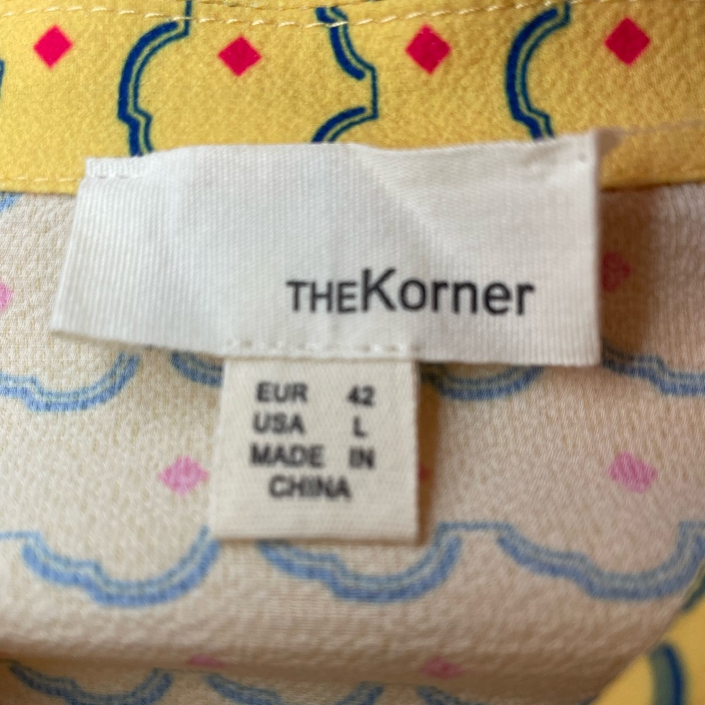 Women’s The Korner Long Sleeve Button Down with Collar Blouse. - Picture 2 of 3